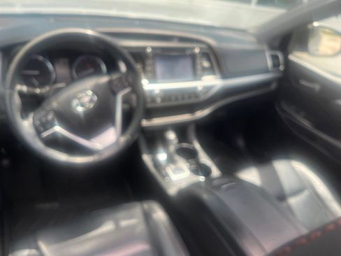 Used 2016 Toyota Highlander XLE FWD image 7