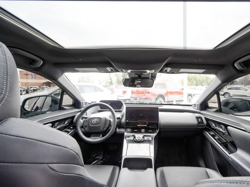 Used 2023 Toyota bZ4X Limited image 37