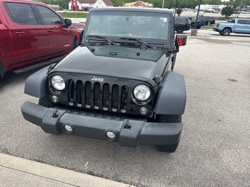 Used 2017 Jeep Wrangler Unlimited Sport w/ Connectivity Group AWD/4WD image 2