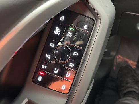 Certified 2025 Audi Q5 Premium Plus AWD/4WD image 33