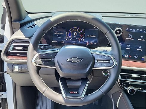 Used 2026 Chevrolet Traverse Z71 w/ Driver Confidence Package AWD/4WD image 17