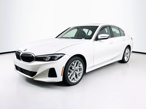 Used 2025 BMW 330i Sedan RWD image 3