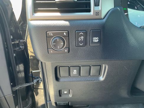 Used 2016 Lexus GX 460 w/ Navigation Package AWD/4WD image 20