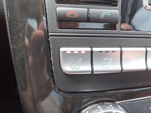 Used 2013 Mercedes-Benz SLK 250 image 4