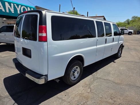 Used 2017 Chevrolet Express 3500 LT w/ LT Preferred Equipment Group RWD image 7