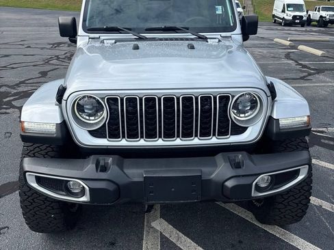 Used 2024 Jeep Wrangler Unlimited Sahara AWD/4WD image 3
