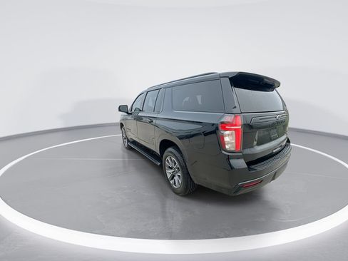Certified 2023 Chevrolet Suburban Z71 w/ Luxury Package AWD/4WD image 6