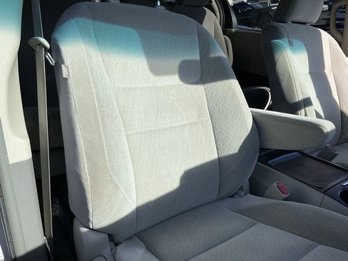 Used 2015 Toyota Sienna LE image 61