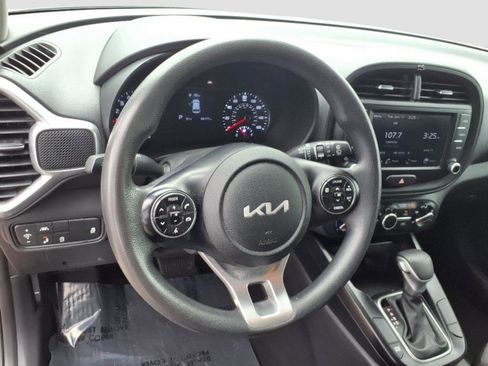 Used 2022 Kia Soul LX w/ Technology Package image 17