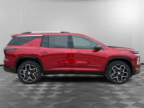 New 2026 Chevrolet Traverse High Country image 2