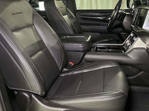 Used 2022 GMC Yukon XL Denali w/ Denali Ultimate Package AWD/4WD image 26