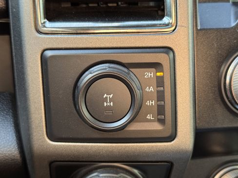 Used 2019 Ford F150 Raptor w/ Equipment Group 802A Luxury image 41