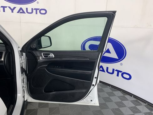 Used 2018 Jeep Grand Cherokee Limited RWD image 37
