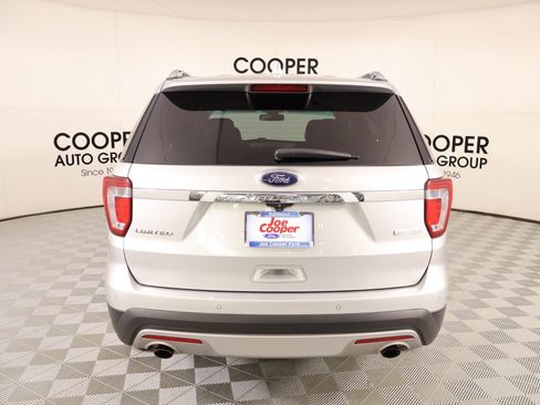 Used 2017 Ford Explorer Limited w/ Equipment Group 301A FWD image 24