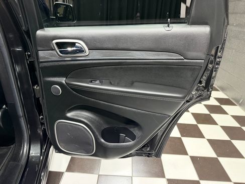 Used 2014 Jeep Grand Cherokee SRT8 w/ Luxury Group II AWD/4WD image 43