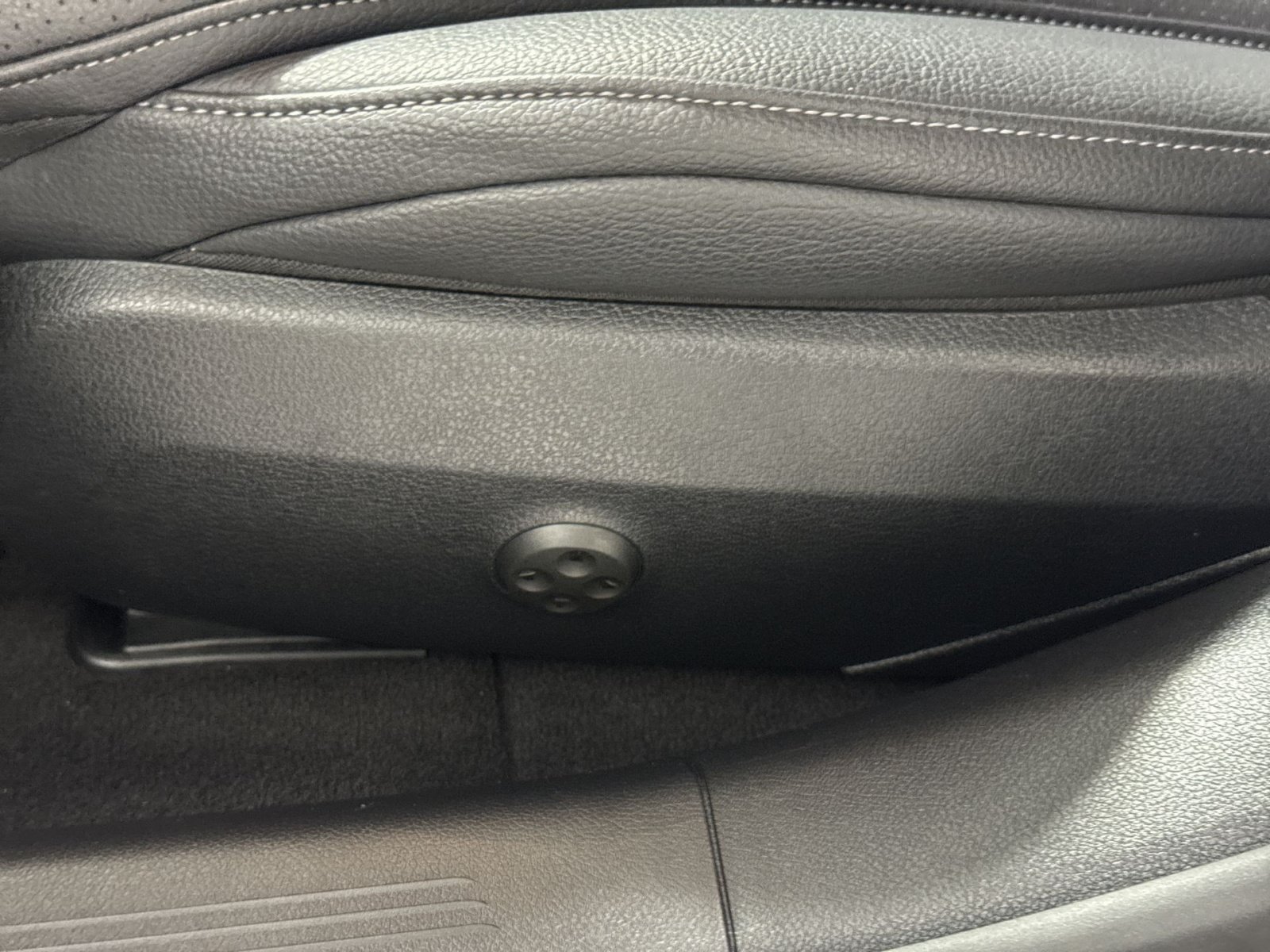 Used 2025 Mercedes-Benz E 450 4MATIC Sedan image 14