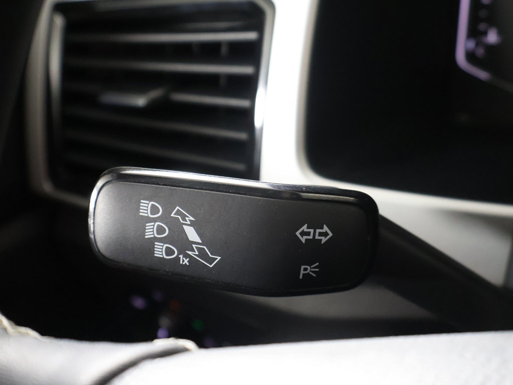 Used 2023 Volkswagen Atlas SE w/ Black Wheel Package FWD image 41