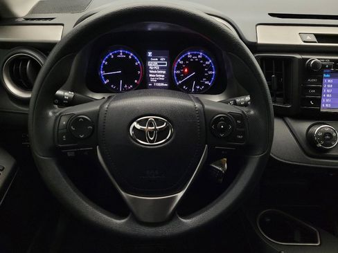 Used 2018 Toyota RAV4 LE image 22
