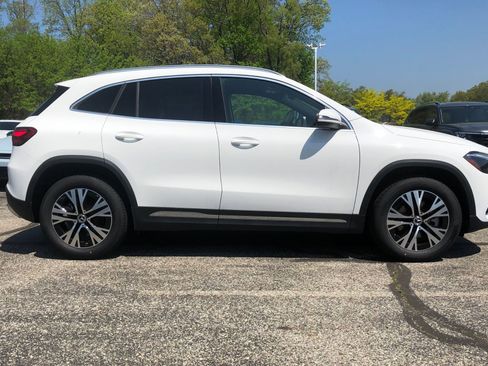 New 2025 Mercedes-Benz GLA 250 4MATIC image 8