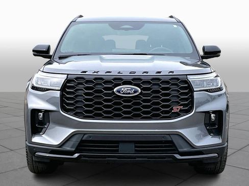 Certified 2025 Ford Explorer ST image 5