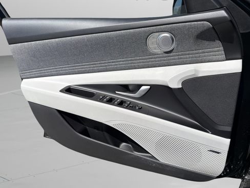 New 2026 Hyundai Elantra Limited FWD image 20