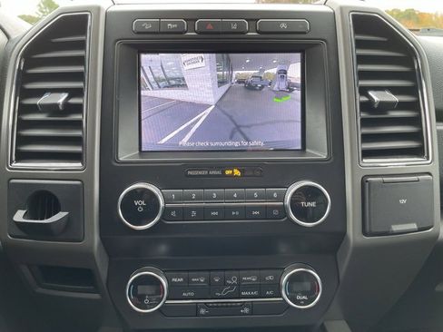 Used 2021 Ford Expedition XLT image 19