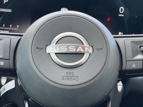Certified 2025 Nissan Kicks SR w/ SR Premium Package AWD/4WD image 5