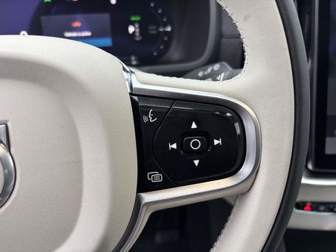 New 2026 Volvo XC90 T8 Ultra w/ Protection Package Premier AWD/4WD image 19