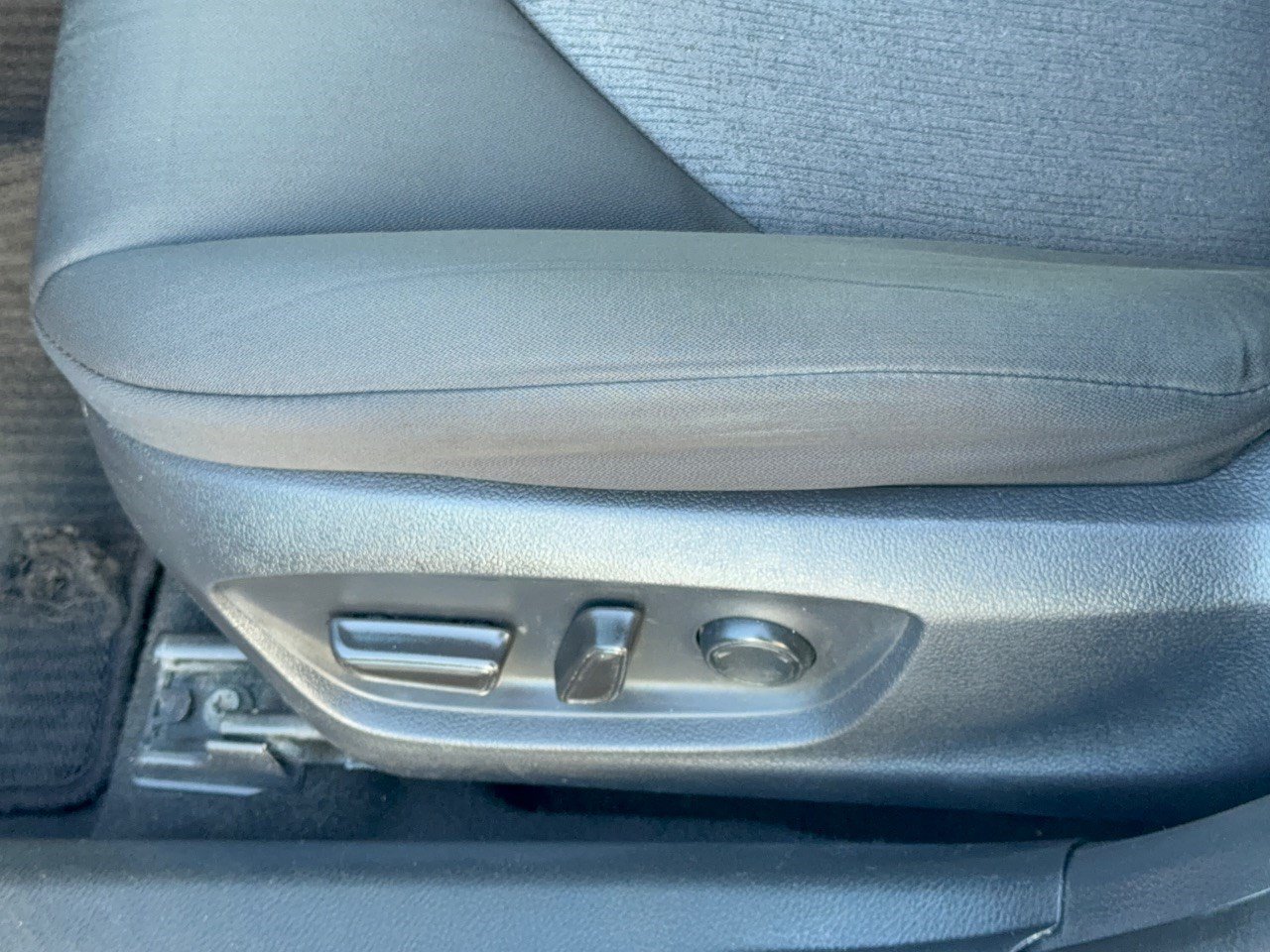 Used 2019 Toyota Camry LE FWD image 16