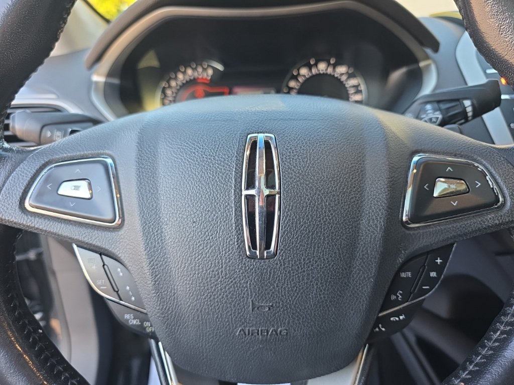 Used 2014 Lincoln MKZ AWD image 16
