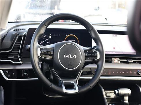 Used 2025 Kia Sportage SX image 11