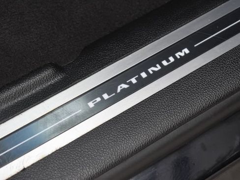 Used 2019 Cadillac Escalade ESV Platinum AWD/4WD image 15