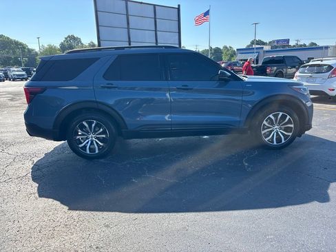 Used 2025 Ford Explorer ST-Line RWD image 2