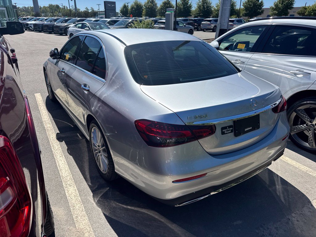 Used 2022 Mercedes-Benz E 350 Sedan image 4
