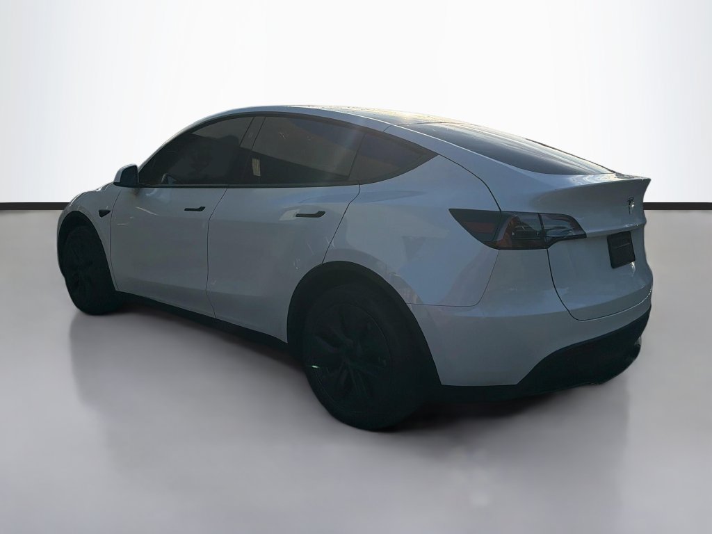 Used 2025 Tesla Model Y Long Range RWD image 5