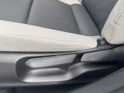 Used 2023 Toyota Corolla LE FWD image 11