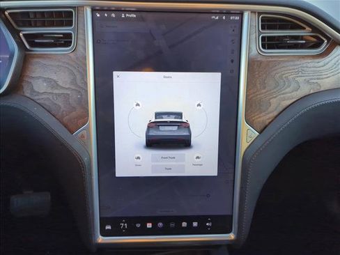 Used 2018 Tesla Model X 100D image 18