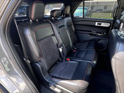 Used 2023 Ford Explorer ST-Line AWD/4WD image 31
