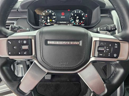 Used 2024 Land Rover Discovery Metropolitan Edition image 24