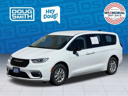 Used 2024 Chrysler Pacifica Touring-L