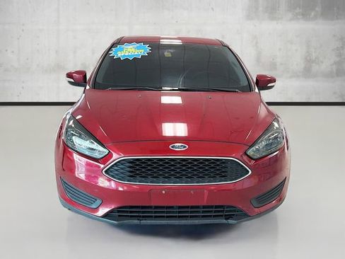 Used 2016 Ford Focus SE image 2
