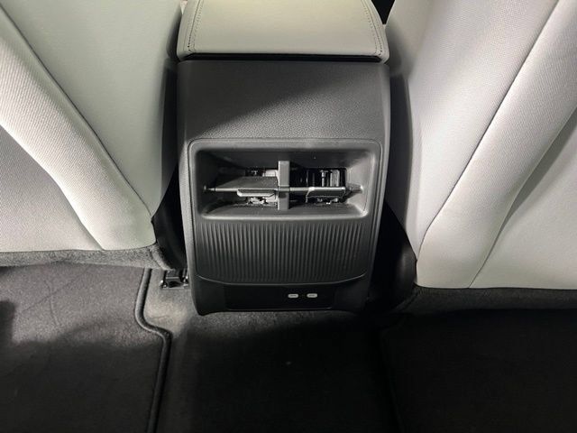 Used 2026 Jeep Cherokee Laredo AWD/4WD image 36