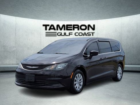 Used 2017 Chrysler Pacifica Touring w/ Tire & Wheel Group FWD image 1