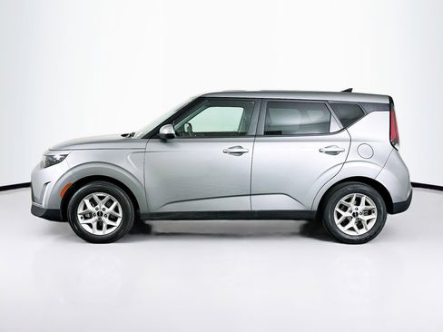 Used 2025 Kia Soul LX w/ LX Technology Package FWD image 4