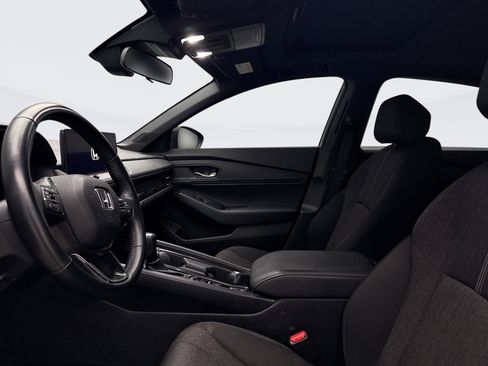 Used 2023 Honda Accord Sport image 9