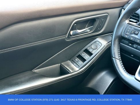 Used 2022 Nissan Rogue Platinum w/ Head-Up Display Package FWD image 25