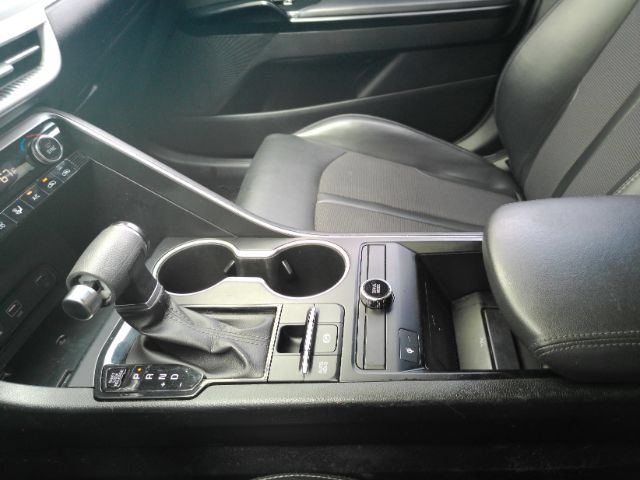 Used 2022 Kia K5 GT-Line FWD image 40