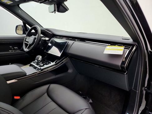 New 2026 Land Rover Range Rover Sport Dynamic SE AWD/4WD image 17