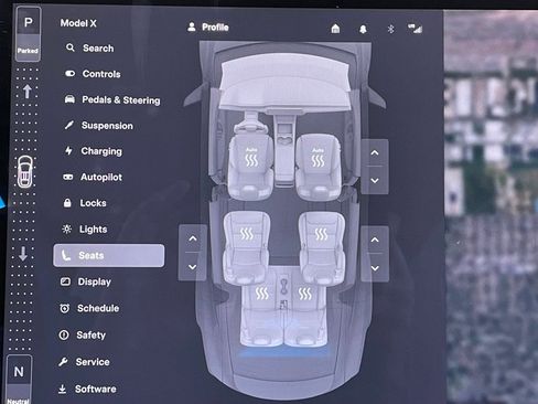 Used 2022 Tesla Model X AWD image 47