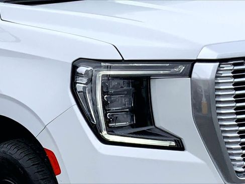 Used 2024 GMC Yukon XL Denali image 24
